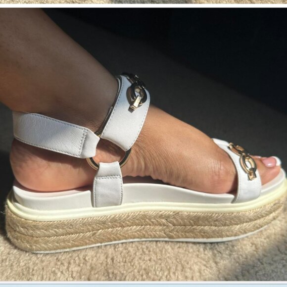 KARL LAGERFELD PARIS SANDALS! NWOT🆕🆕🆕 - Picture 1 of 16
